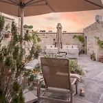 אורחן Serinn House