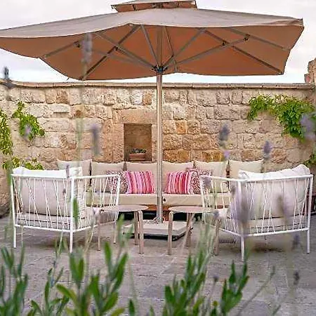 Inn Serinn House